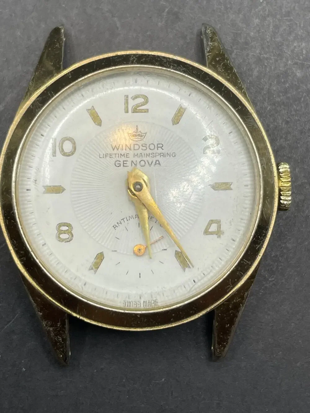 Vintage Men's Windsor Genova Lifetime Mainspring Anti-Magnetic Watch Gold Tone